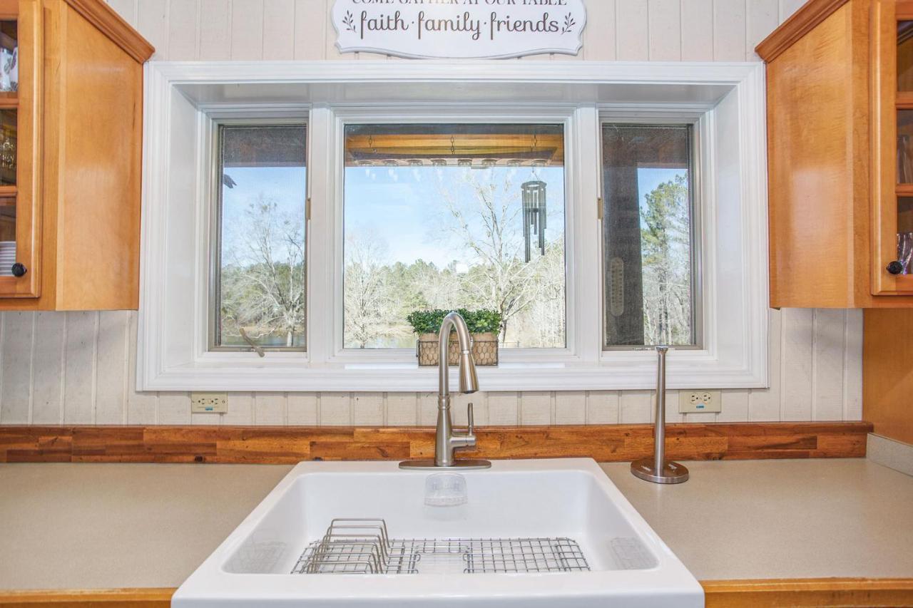 Refuge Ranch Retreat Log Cabin Lake 53+ Acres لوكوست غروف المظهر الخارجي الصورة