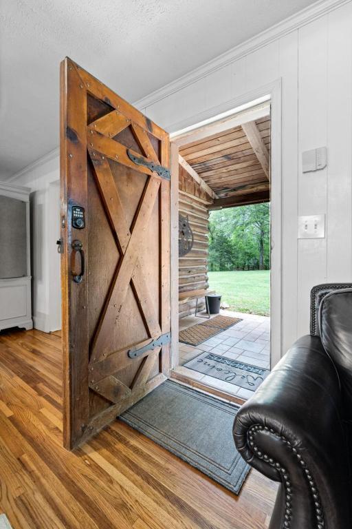 Refuge Ranch Retreat Log Cabin Lake 53+ Acres لوكوست غروف المظهر الخارجي الصورة